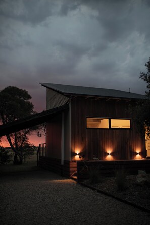 Exterior - Luxury Cabin "Deck" | Farm, Sunset Views, Fire-pit (Sunderland Bay)