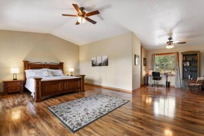 4 bedrooms, desk, iron/ironing board, travel crib