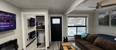 Smart TV, fireplace