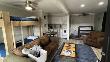 1 bedroom, iron/ironing board, WiFi, bed sheets