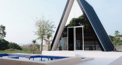 On (the) Coast Caltagan - Unique Beach Resort with Swimming Pool