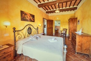 9 soverom, strykejern/-brett, wi-fi og sengetøy