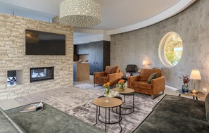 TV, table football - Amazing home in Jursici with sauna (Jursici)