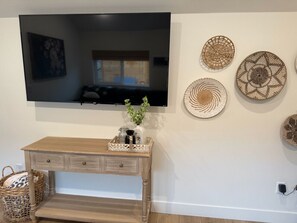 Interior - Cozy Cottage Near Hospital (Billings)