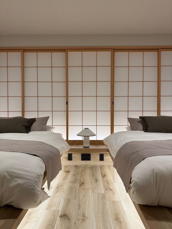 5 bedrooms, iron/ironing board, free WiFi, bed sheets