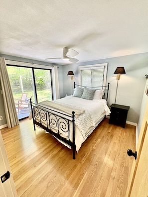 3 bedrooms, desk, iron/ironing board, free WiFi