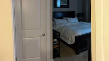 2 bedrooms, desk, iron/ironing board, WiFi
