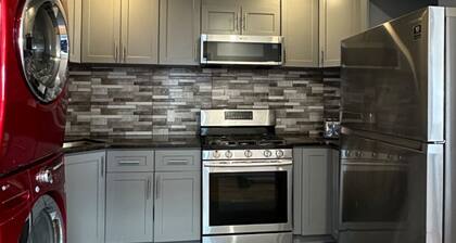 Charming ROOMS in Queens, NY with Washer and dryer and central air