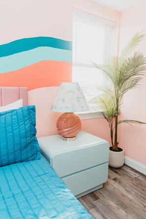 2 bedrooms, desk, free WiFi, bed sheets - Beachview | Dog-Friendly | Walk to Beach (Virginia Beach)