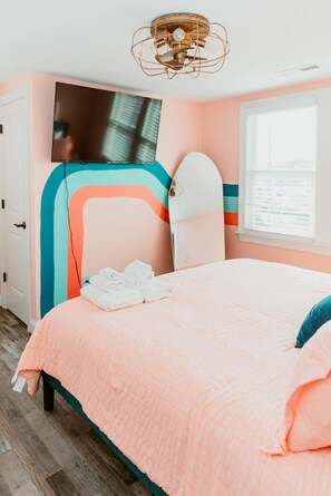 2 bedrooms, desk, free WiFi, bed sheets