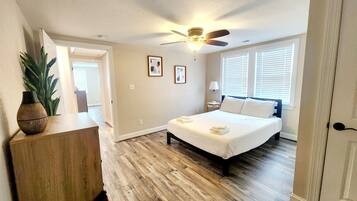 2 bedrooms, desk, free WiFi, bed sheets