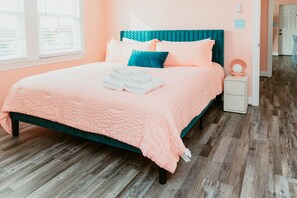 2 bedrooms, desk, free WiFi, bed sheets