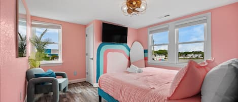 2 bedrooms, desk, free WiFi, bed sheets