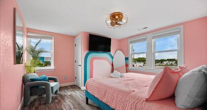 Retro Beachfront Dog Friendly Apt at Sawgrass Lane