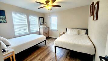 3 bedrooms, desk, free WiFi, bed sheets