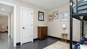 2 dormitorios, escritorio, wifi gratis y ropa de cama