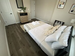 3 slaapkamers, een bureau, gratis wifi, beddengoed