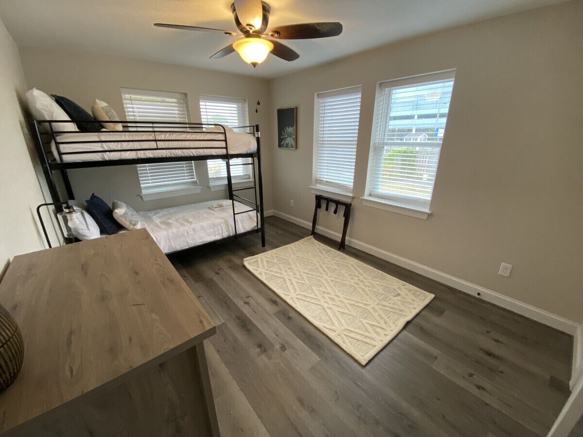 3 bedrooms, desk, free WiFi, bed sheets