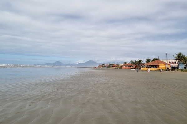 En la playa, arena blanca, 9 bares en la playa
