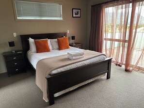 3 bedrooms, iron/ironing board, WiFi