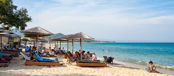 300m from Olympiada Beach with a shared pool