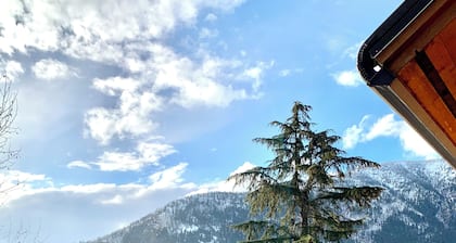 NEW Modern Mountain Haven | Luxe View, Sauna, Hot Tub & Fireplace