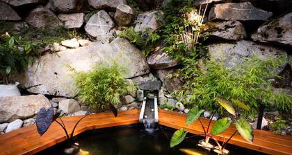 NEW Modern Mountain Haven | Luxe View, Sauna, Hot Tub & Fireplace