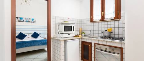 電子レンジ、オーブン、コンロ、コーヒー / ティーメーカー