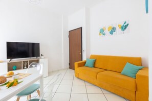 Living area - Charming&Modern One-Bedroom Apartment in Sorrento (Sorrento)
