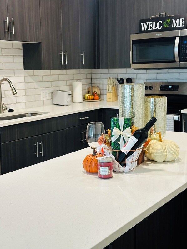 Private kitchen - Cozy place with great atmosphere away from home (Addison)