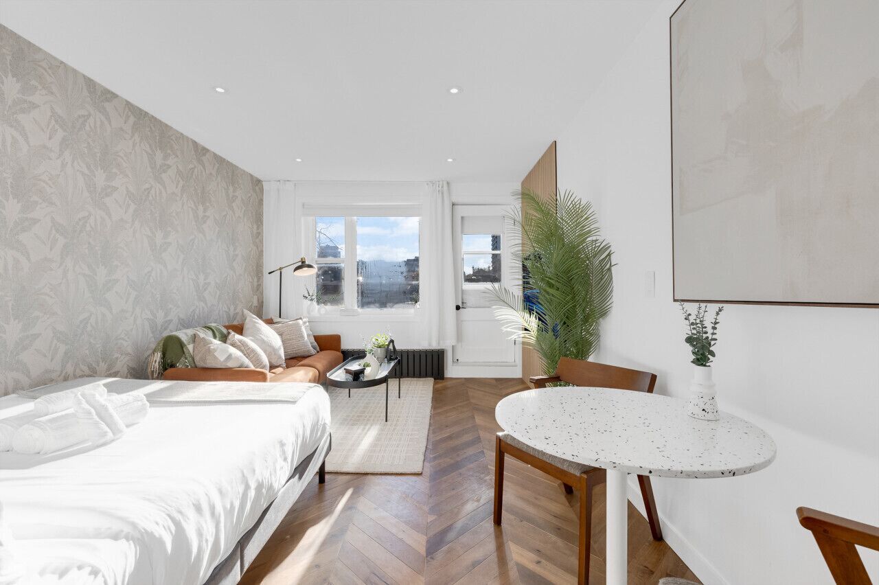 1 bedroom, desk, iron/ironing board, travel cot