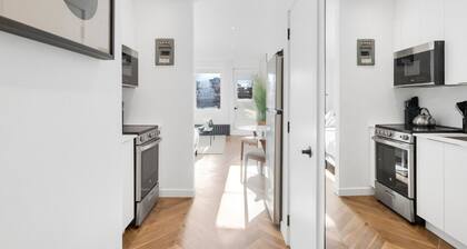 Downtown Montreal Speakeasy 503 | Balcony, Queen Bed, Sofa Bed, Parking & 65` TV