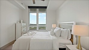 1 quarto, acesso à internet, roupa de cama