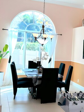 تناول الطعام