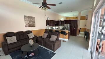 Smart TV, fireplace, stereo