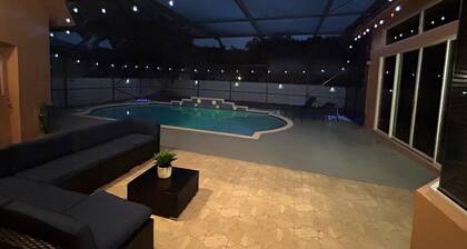 Spacious 4-bedroom house in brilliant Coral Springs with AC