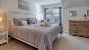 2 bedrooms, desk, iron/ironing board, travel crib