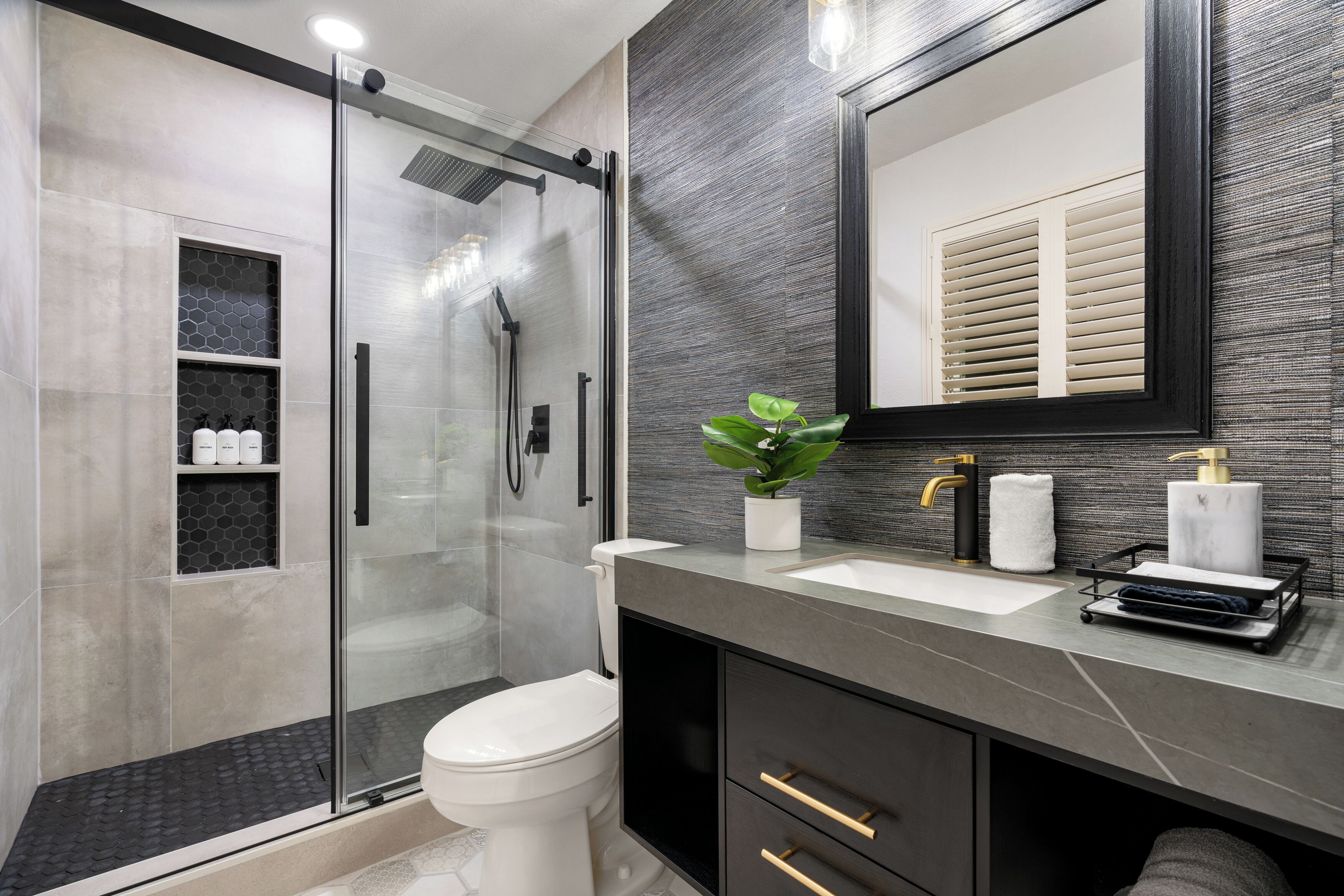 En-suite bathroom