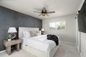 4 bedrooms, iron/ironing board, free WiFi, bed sheets