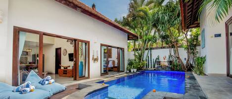 Outdoor pool, pool loungers