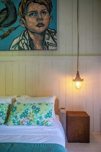 Charming Central Bangalow Stay – Pet Friendly