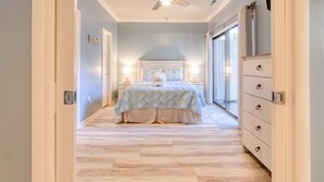 3 chambres, bureau, fer et planche à repasser, lit parapluie