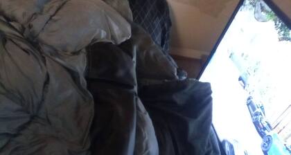 Cozy mobile home with WiFi and AC in welcoming Victorville