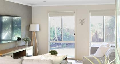 4 BR house near beach sleeps 9