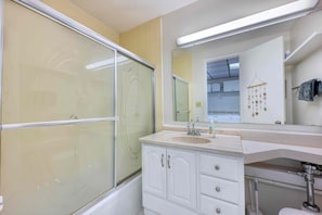 Hair dryer - The Palms Paradise, Ocean Oasis! (Myrtle Beach)