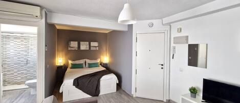 1 bedroom, iron/ironing board, free WiFi, bed sheets