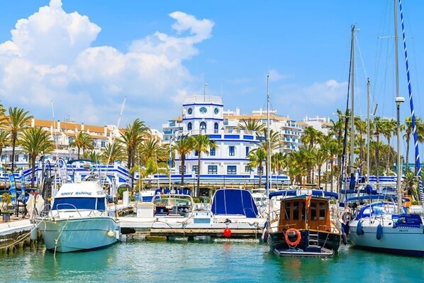 Marina - SR Wellingtonia Estepona Downtown (Estepona)