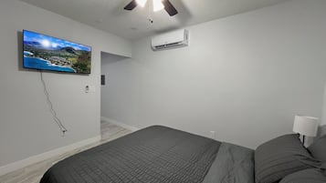 1 habitación, tabla de planchar con plancha, wifi y ropa de cama