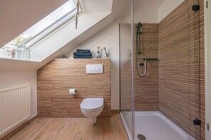 Shower, hair dryer, towels - fewo1846 - Am Noor - fewo1846 - Am Noor / family-friendly apartment for max. 4 people (Glücksburg)