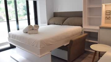 1 bedroom, desk, iron/ironing board, free WiFi